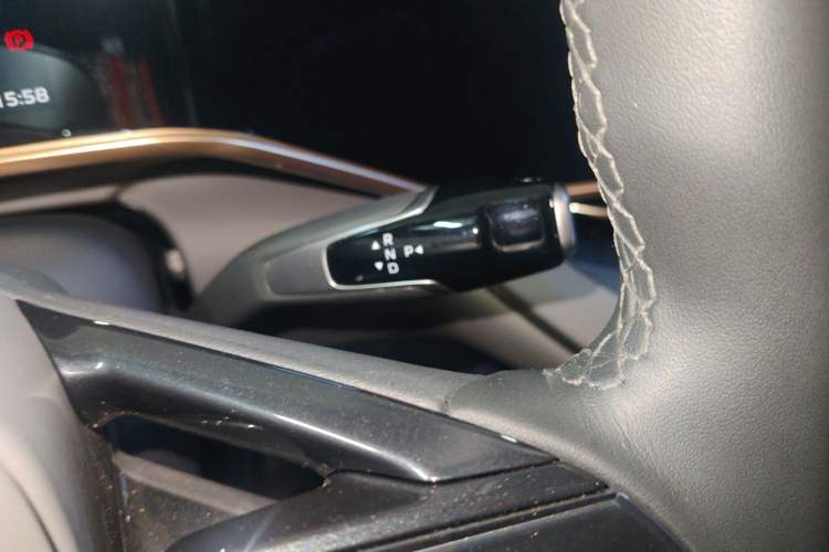 Used Hongqi EH7 2024 760 Pro+ Four-Wheel Drive Version Gear Lever