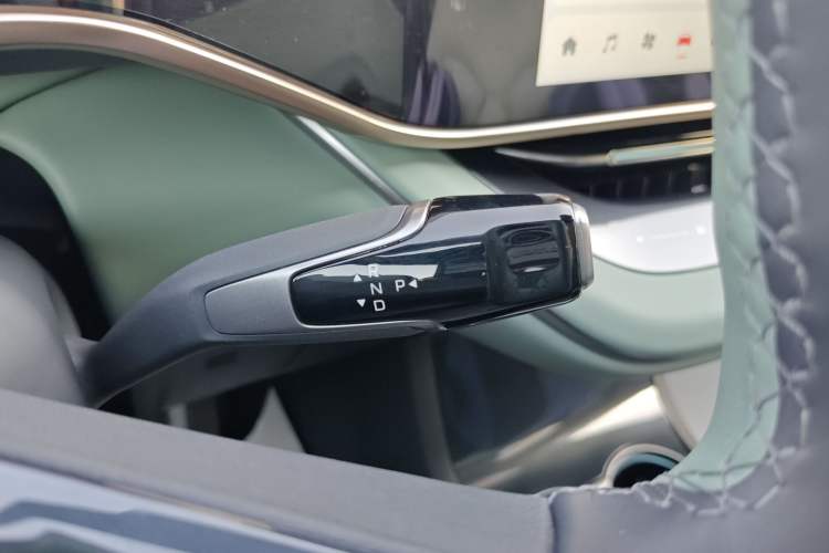Used Hongqi EH7 2024 690 Pro Gear Lever