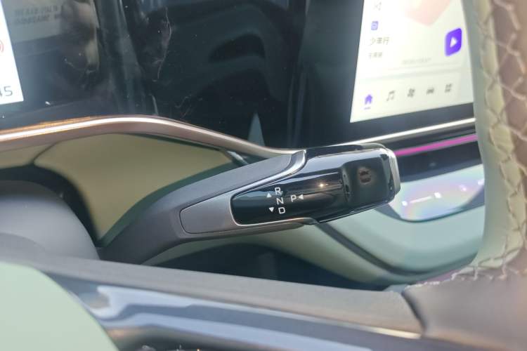 Used Hongqi EH7 2024 760 Pro+ Four-Wheel Drive Version Gear Lever