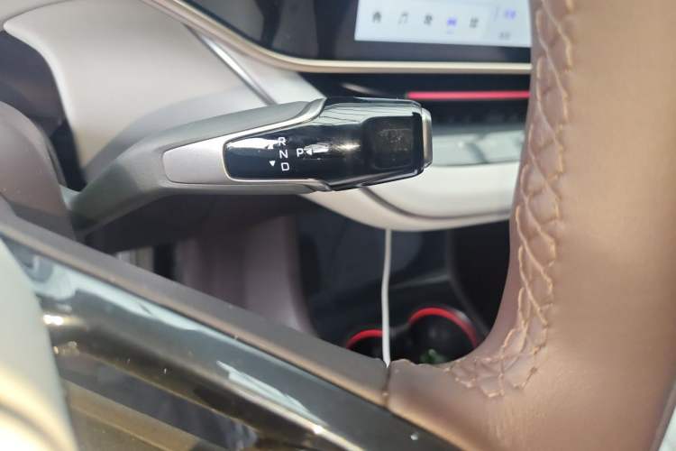 Used Hongqi EH7 2024 600 Pro Gear Lever