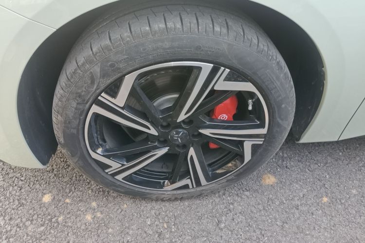 Used Hongqi EH7 2024 760 Pro+ Four-Wheel Drive Version Left Front Wheel Hub