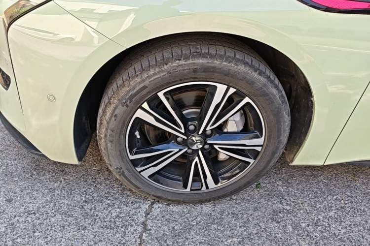 Used Hongqi EH7 2024 820 Pro Left Front Wheel Hub