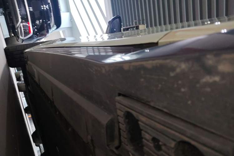 Used Hongqi EH7 2024 690 Pro Glory Edition Left Side Sill