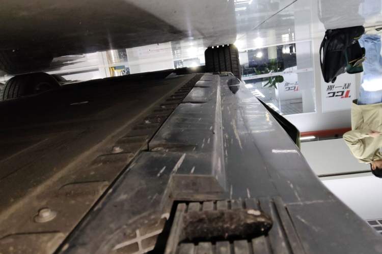 Used Hongqi EH7 2024 690 Pro Left Side Sill