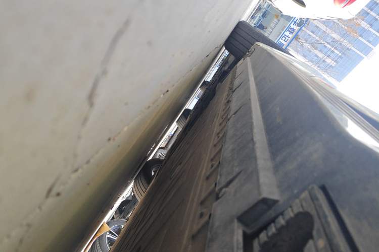 Used Hongqi EH7 2024 690 Pro Left Side Sill
