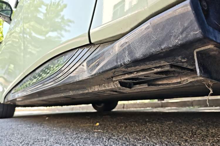 Used Hongqi EH7 2024 820 Pro Left Side Sill