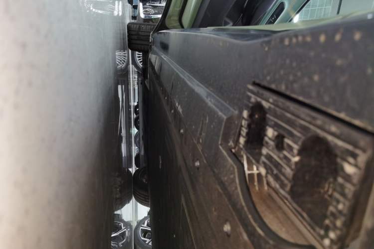 Used Hongqi EH7 2024 640 Pro+ All-Wheel Drive Left Side Sill