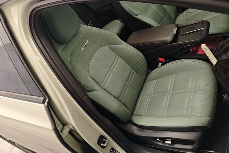 Used Hongqi EH7 2024 820 Pro Right Front Seat