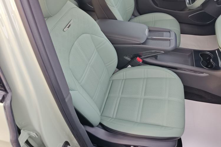 Used Hongqi EH7 2024 690 Pro Right Front Seat