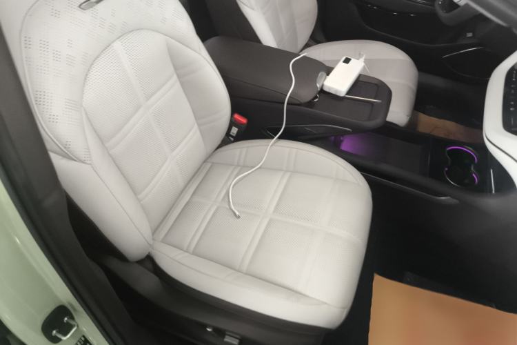 Used Hongqi EH7 2024 690 Pro Right Front Seat