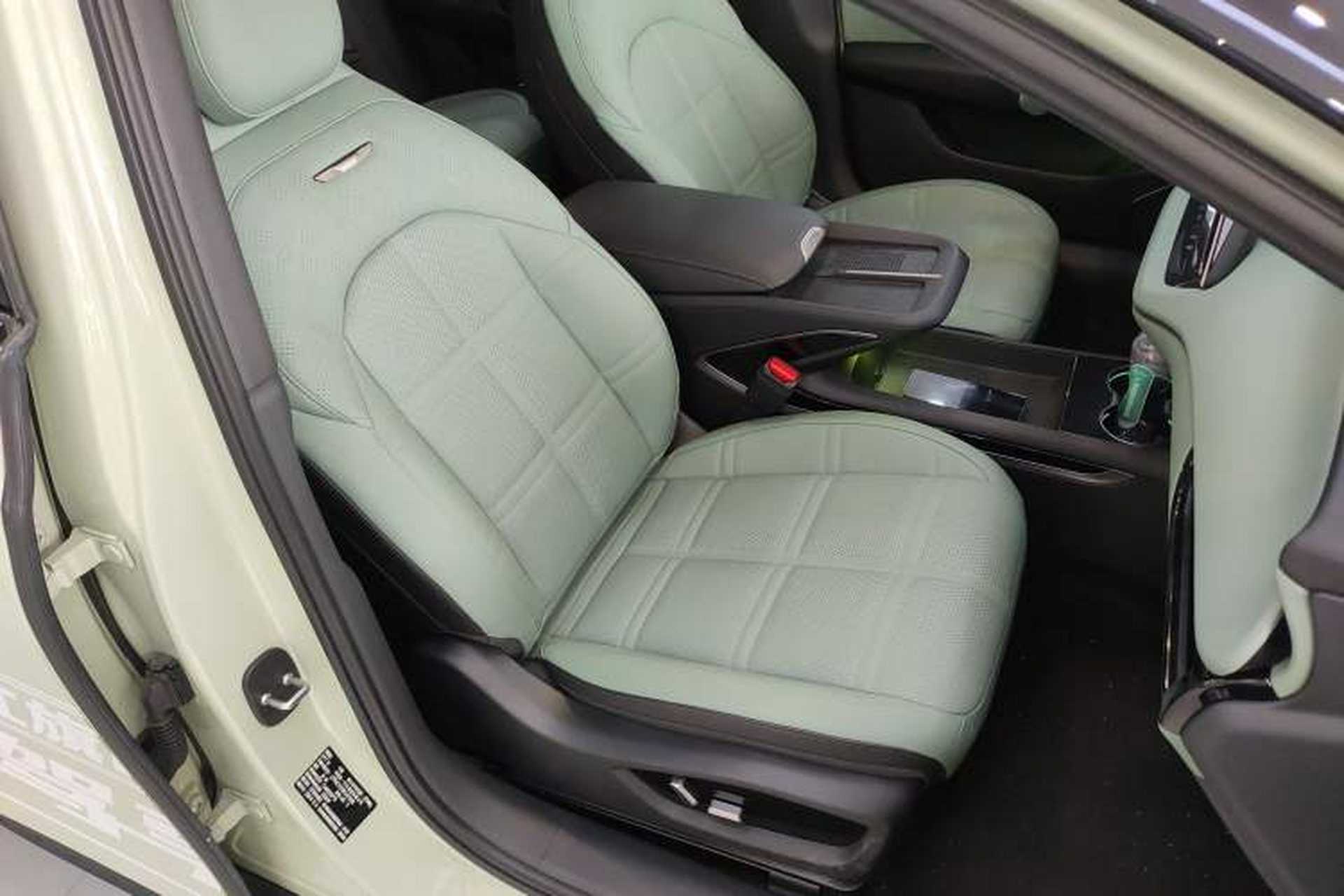 Used Hongqi EH7 2024 820 Pro Honor Edition Right Front Seat