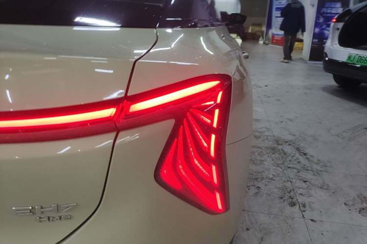 Used Hongqi EH7 2024 820 Pro Right Rear Taillight