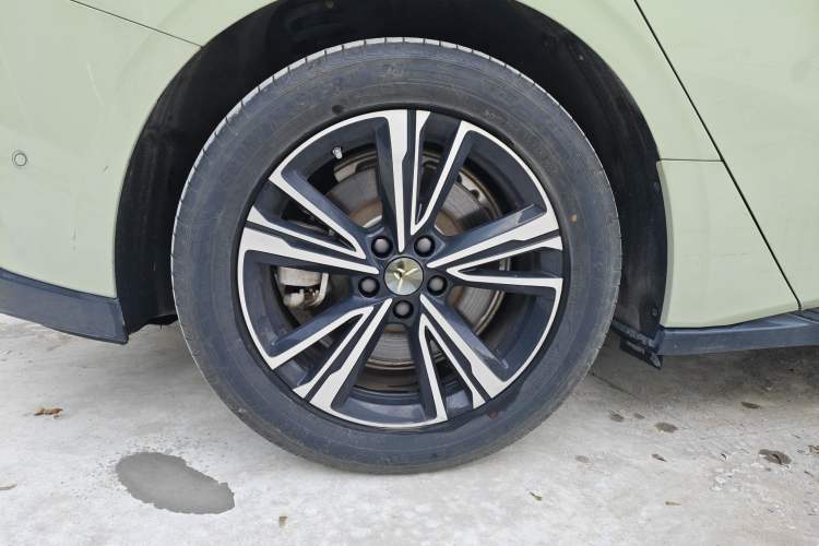 Used Hongqi EH7 2024 690 Pro Right Rear Wheel Hub