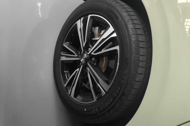 Used Hongqi EH7 2024 690 Pro Right Rear Wheel Hub