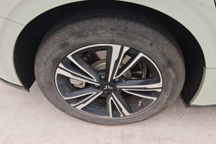 Used Hongqi EH7 2024 600 Pro Right Rear Wheel Hub
