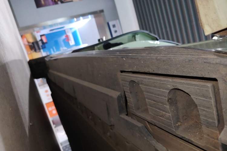 Used Hongqi EH7 2024 690 Pro Right Side Sill