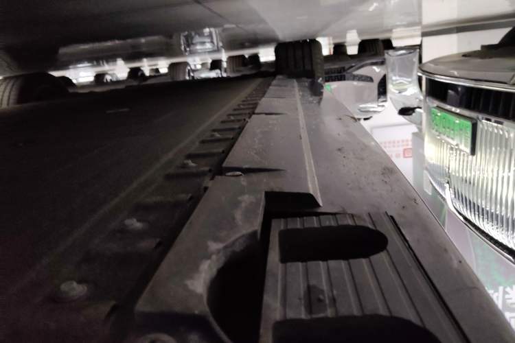 Used Hongqi EH7 2024 690 Pro Right Side Sill