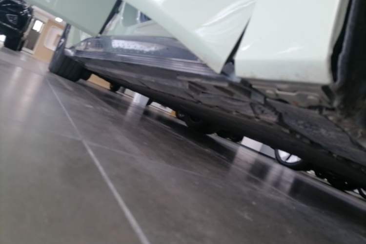 Used Hongqi EH7 2024 820 Pro Right Side Sill
