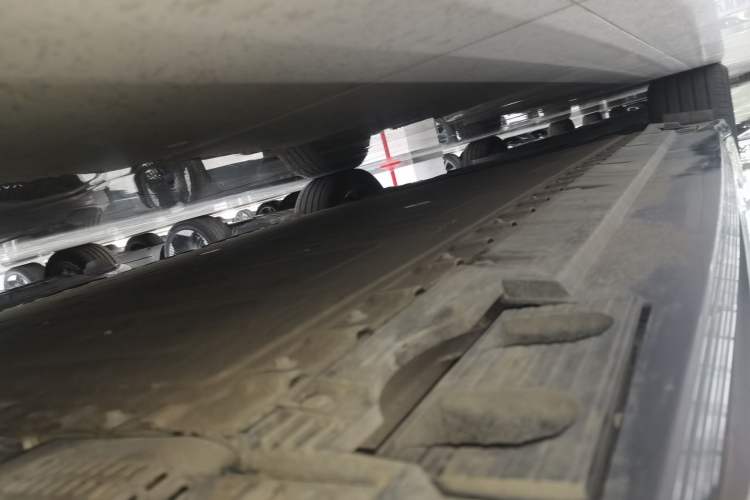 Used Hongqi EH7 2024 690 Pro Right Side Sill