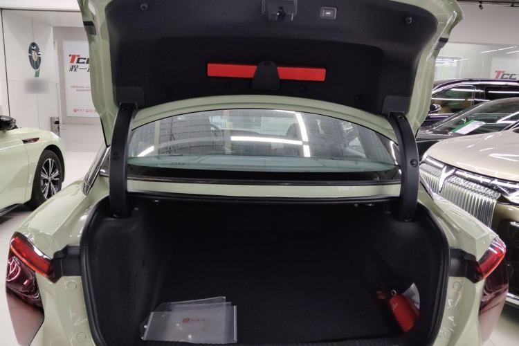 Used Hongqi EH7 2024 690 Pro Trunk