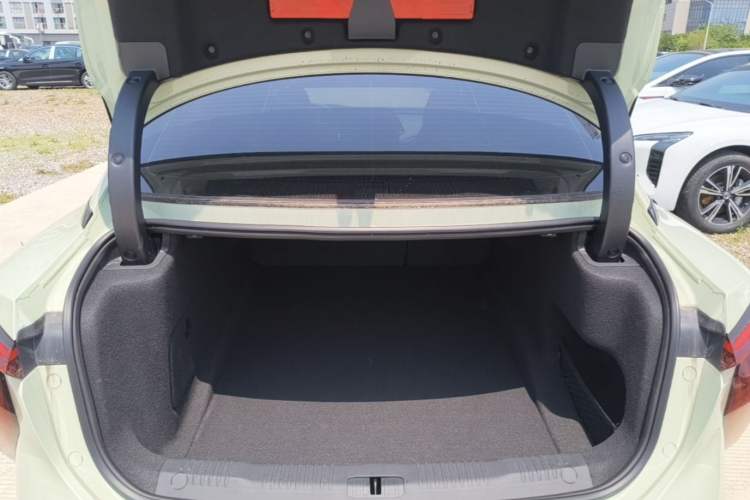 Used Hongqi EH7 2024 760 Pro+ Four-Wheel Drive Version Trunk