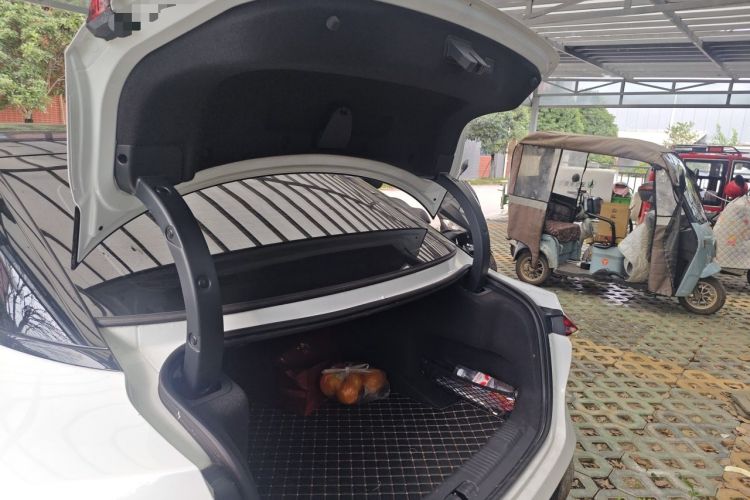 Used Hongqi EH7 2024 600 Pro Trunk