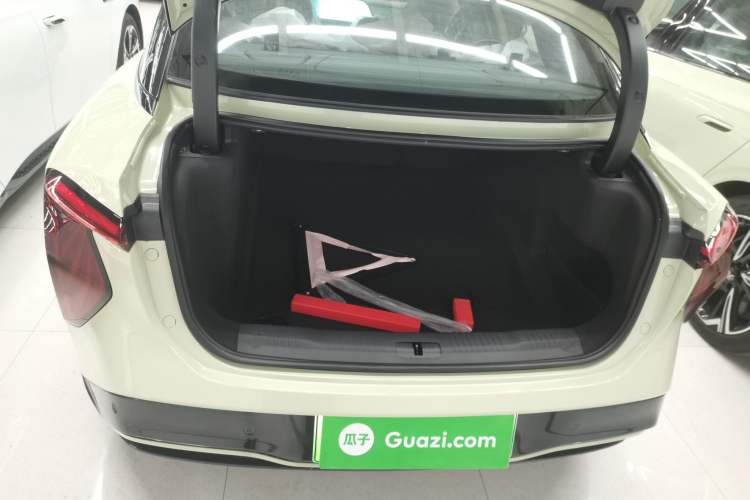 Used Hongqi EH7 2024 640 Pro+ All-Wheel Drive Trunk