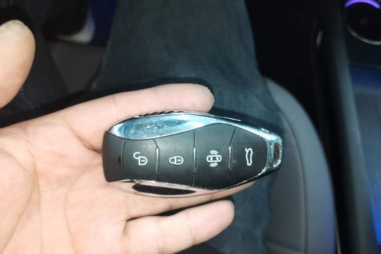 Used Hongqi EH7 2024 690 Pro Vehicle Key