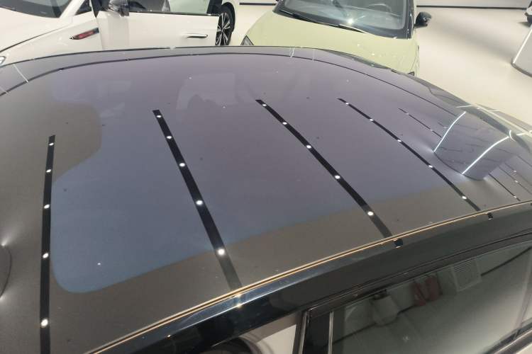 Used Hongqi EH7 2024 690 Pro Roof
