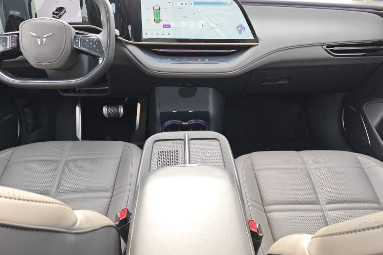 Used Hongqi EH7 2024 690 Pro Audio And AC Panel