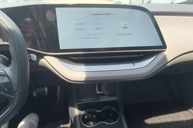 Used Hongqi EH7 2024 760 Pro+ Four-Wheel Drive Version Audio And AC Panel