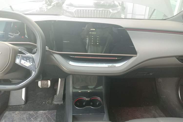 Used Hongqi EH7 2024 760 Pro+ Four-Wheel Drive Version Audio And AC Panel