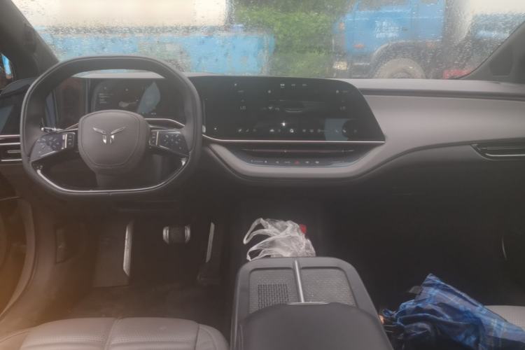 Used Hongqi EH7 2024 760 Pro+ Four-Wheel Drive Version Center Console