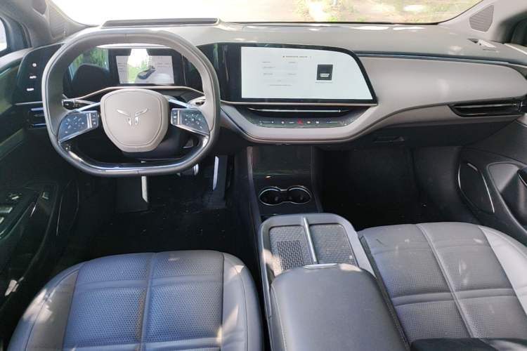 Used Hongqi EH7 2024 760 Pro+ Four-Wheel Drive Version Center Console