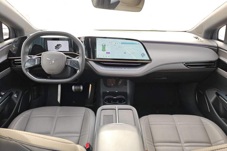 Used Hongqi EH7 2024 690 Pro Center Console