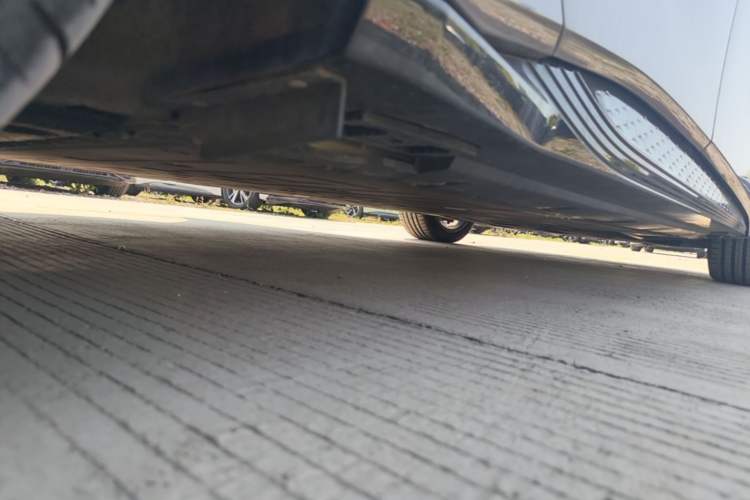 Used Hongqi EH7 2024 760 Pro+ Four-Wheel Drive Version Chassis Rear Right