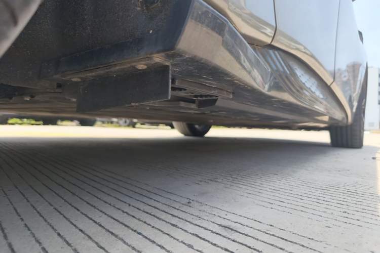 Used Hongqi EH7 2024 760 Pro+ Four-Wheel Drive Version Chassis Rear Right