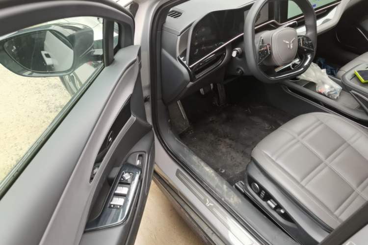 Used Hongqi EH7 2024 760 Pro+ Four-Wheel Drive Version Driver Seat