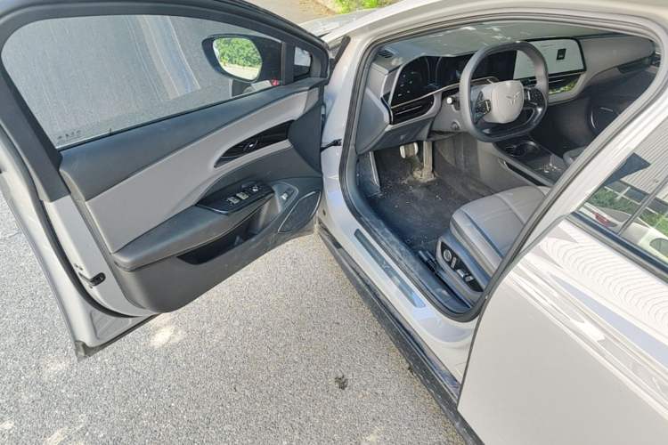 Used Hongqi EH7 2024 760 Pro+ Four-Wheel Drive Version Driver Seat