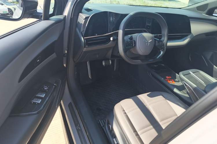 Used Hongqi EH7 2024 760 Pro+ Four-Wheel Drive Version Driver Seat