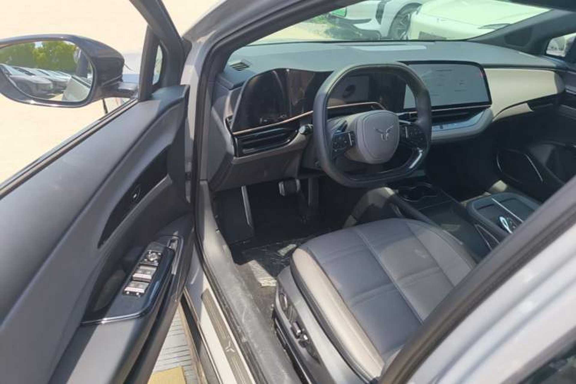 Used Hongqi EH7 2024 760 Pro+ Four-Wheel Drive Version Driver Seat