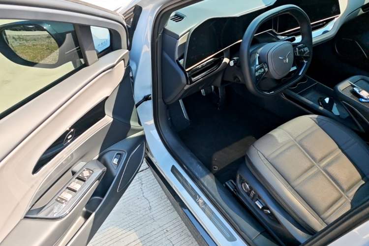 Used Hongqi EH7 2024 760 Pro+ Four-Wheel Drive Version Driver Seat