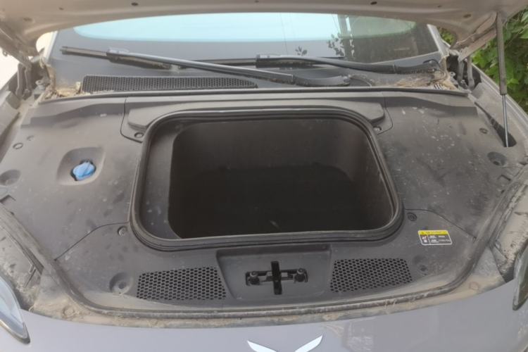 Used Hongqi EH7 2024 760 Pro+ Four-Wheel Drive Version Engine Bay