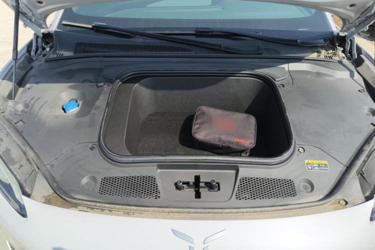 Used Hongqi EH7 2024 760 Pro+ Four-Wheel Drive Version Engine Bay