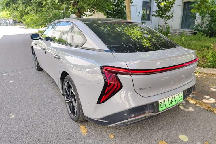 Used Hongqi EH7 2024 760 Pro+ Four-Wheel Drive Version Exterior 2