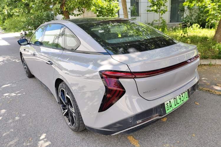 Used Hongqi EH7 2024 760 Pro+ Four-Wheel Drive Version Exterior 2