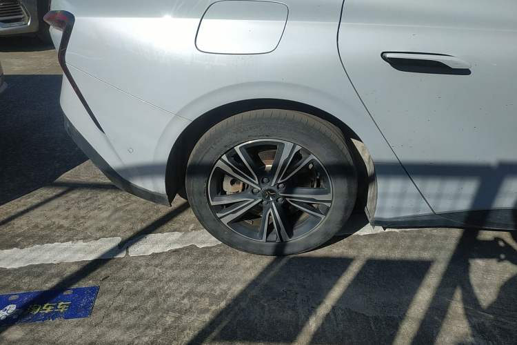 Used Hongqi EH7 2024 690 Pro Exterior 4