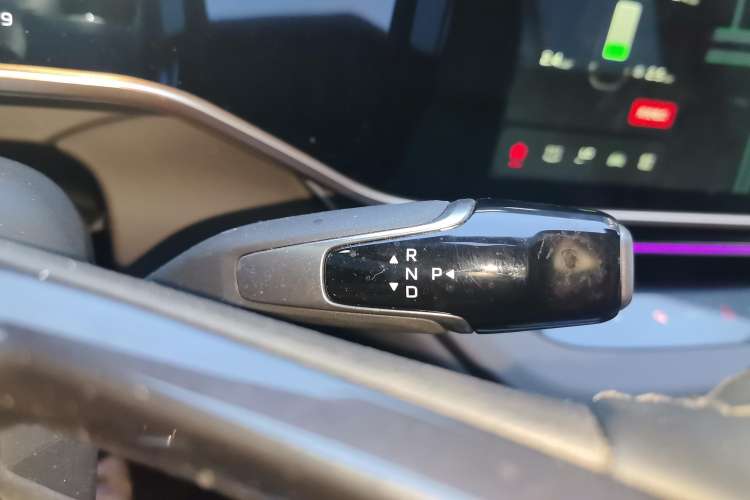 Used Hongqi EH7 2024 690 Pro Gear Lever