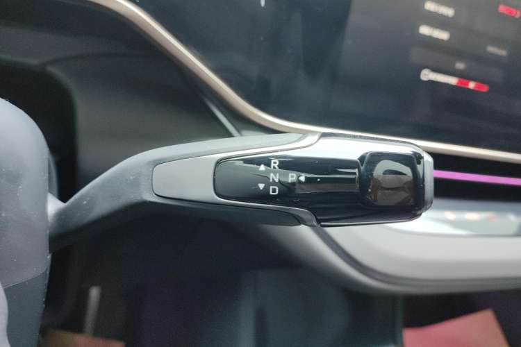 Used Hongqi EH7 2024 690 Pro Gear Lever
