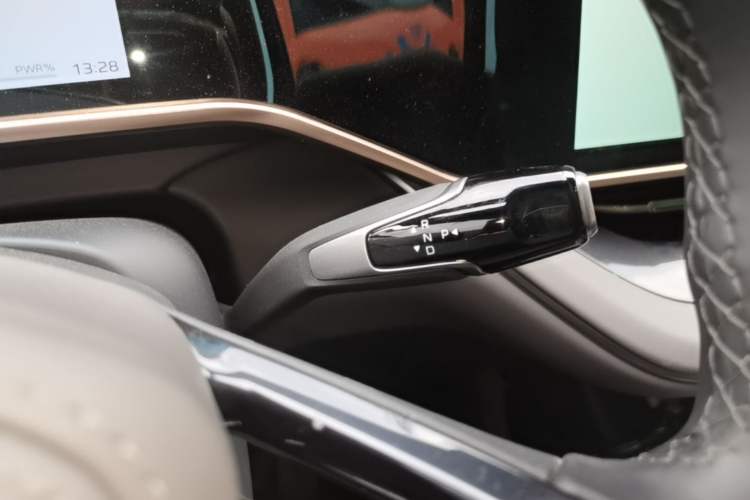 Used Hongqi EH7 2024 760 Pro+ Four-Wheel Drive Version Gear Lever